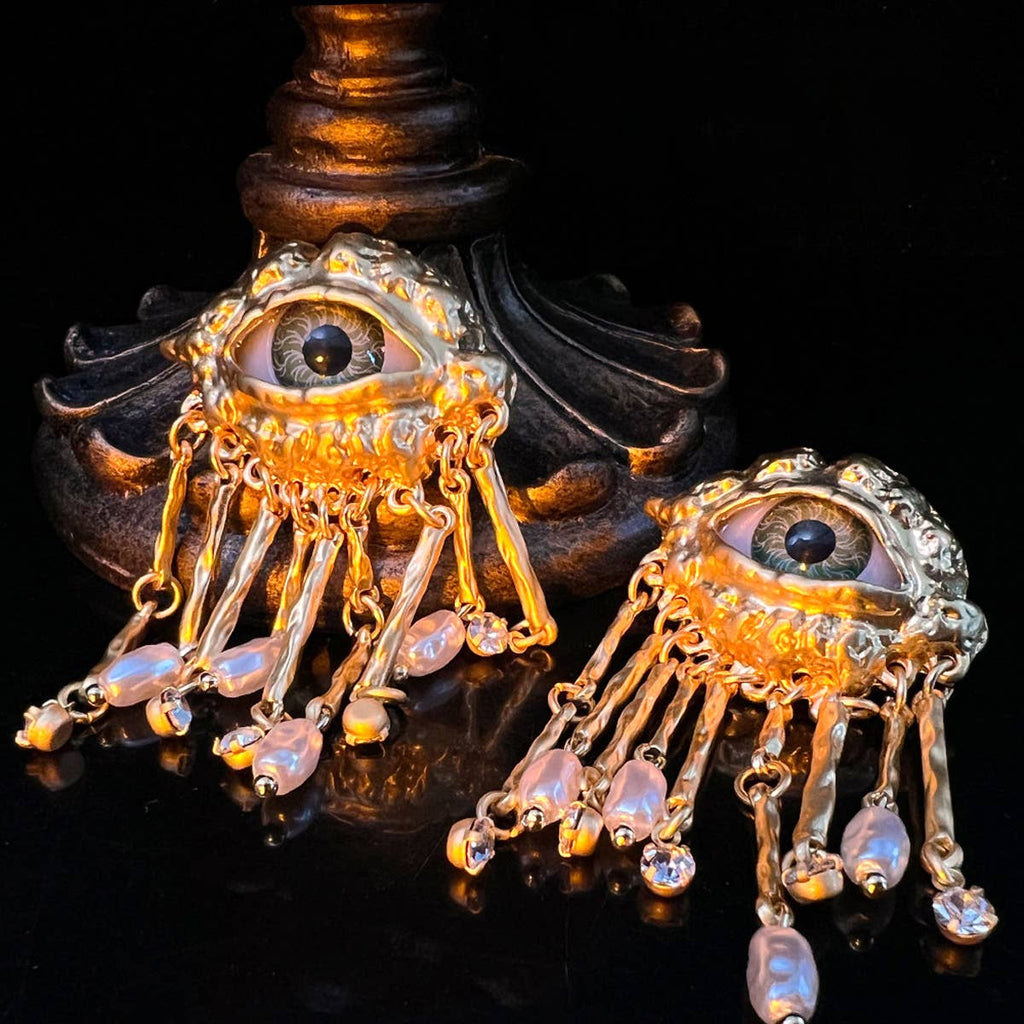 Vintage Haunted Eye Earrings - Gold