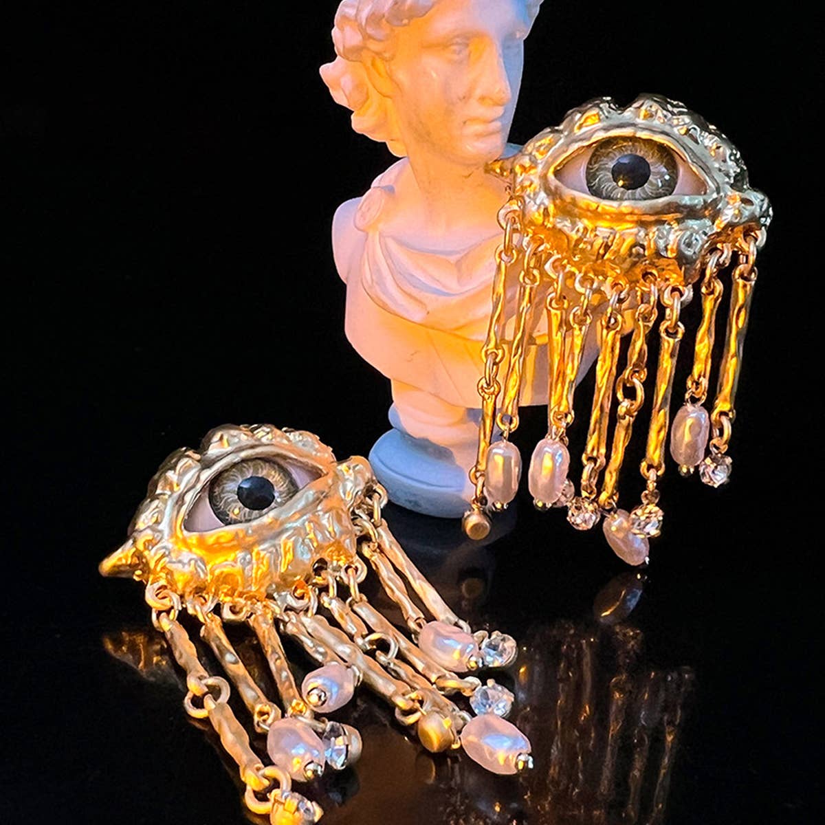 Vintage Haunted Eye Earrings - Gold